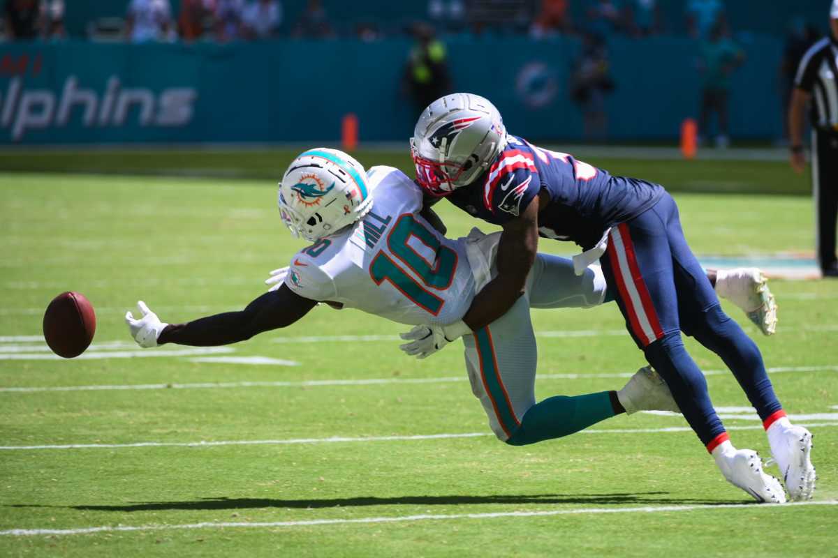 Patriots CB Jonathan Jones, Dolphins WR Tyreek Hill (10)